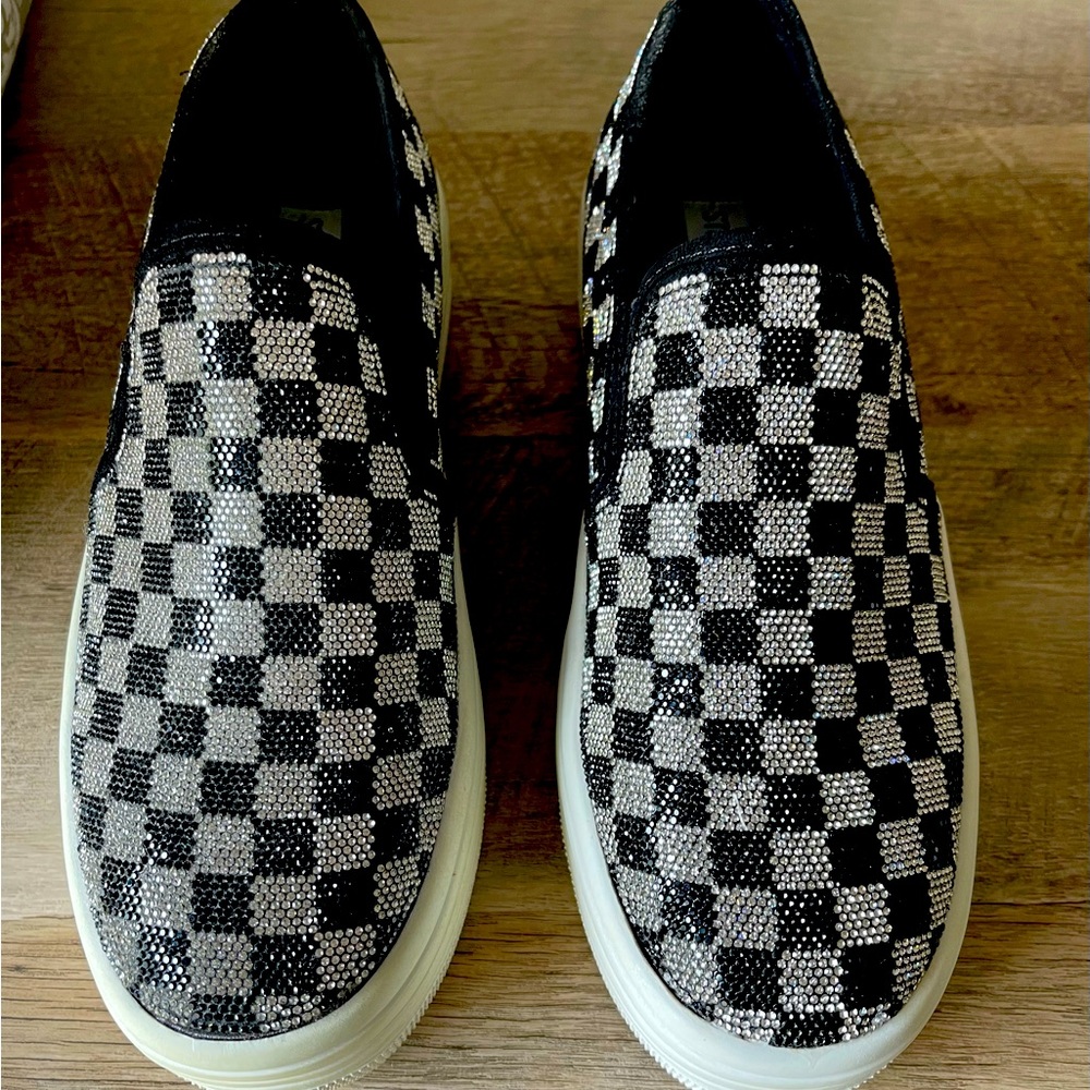 Steve Madden Bold multi-color slip ons!